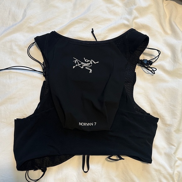 Arc'teryx Women’s Norvan 7 - Picture 2 of 6